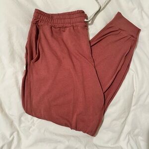 Vuori Performance Joggers - Marsala Heather